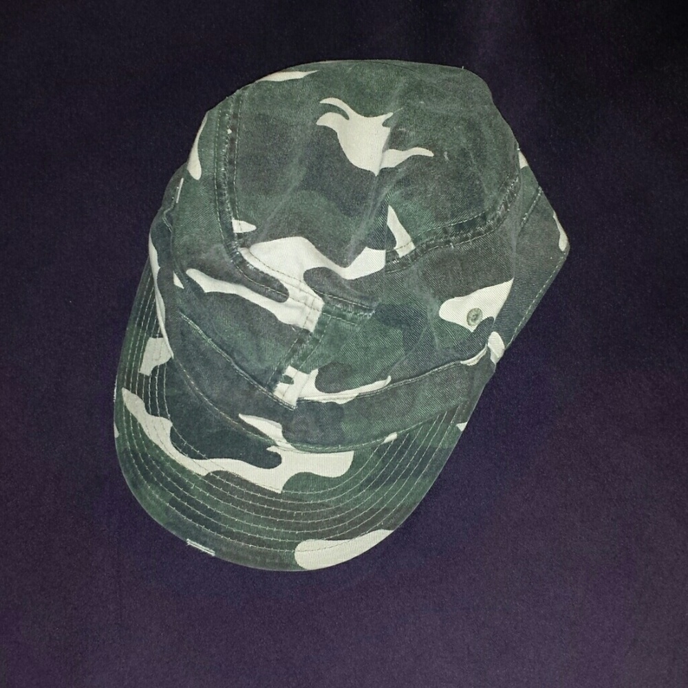 Camo Hat! Make an offer!!